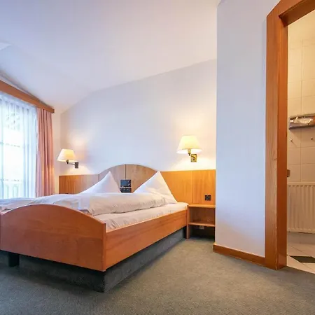 Edlingerwirt - Sauna & Golfsimulator Inklusive Hotel 4*
