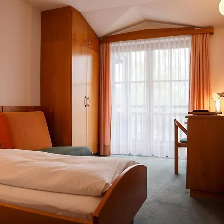 Hotel Edlingerwirt - Sauna&golfsimulator Inklusive 4*