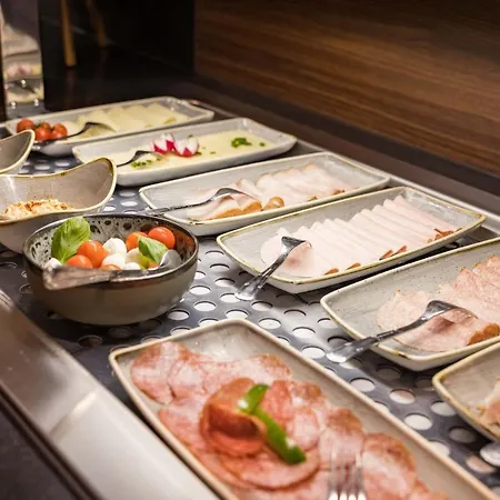 Edlingerwirt - Sauna & Golfsimulator Inklusive Hotel