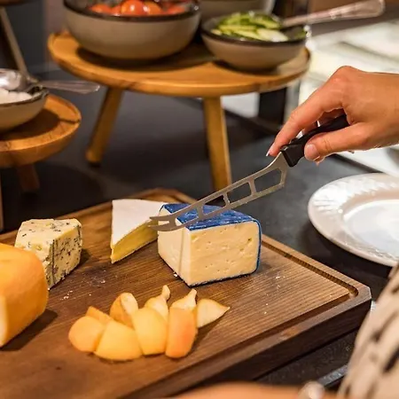 Hotel Edlingerwirt - Sauna & Golfsimulator Inklusive 4*