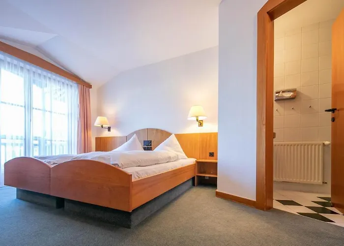 Edlingerwirt - Sauna & Golfsimulator Inklusive מלון 4*