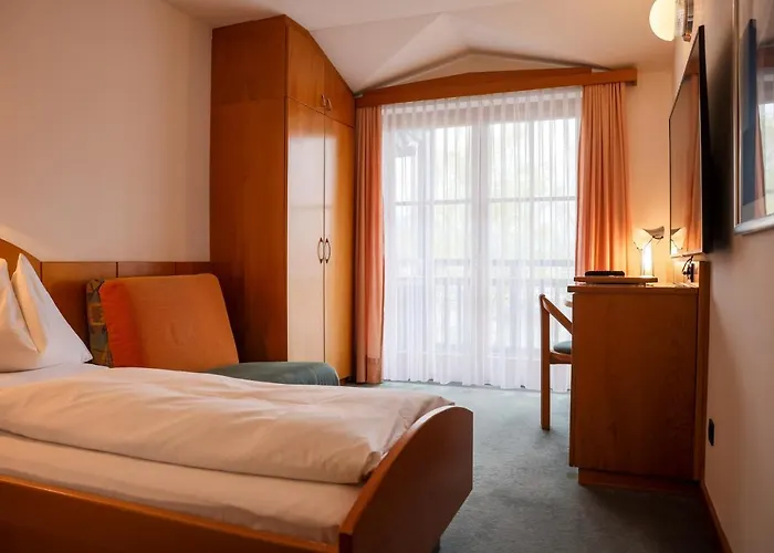 מלון Edlingerwirt - Sauna & Golfsimulator Inklusive 4*