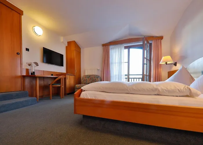 Edlingerwirt - Sauna & Golfsimulator Inklusive ホテル 4*