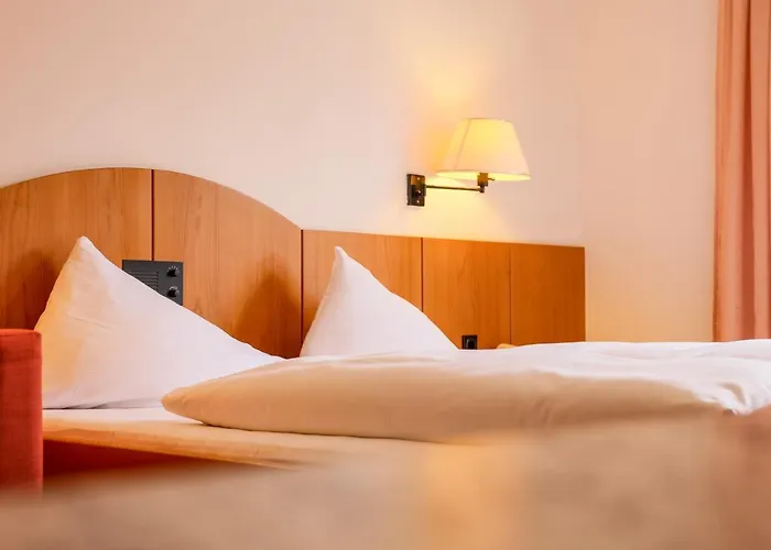 Edlingerwirt - Sauna & Golfsimulator Inklusive מלון 4*