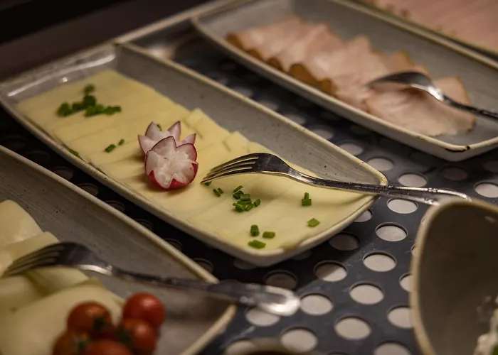 Edlingerwirt - Sauna & Golfsimulator Inklusive מלון ספיטל אן דר דראו