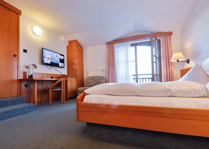 מלון Edlingerwirt - Sauna & Golfsimulator Inklusive 4*